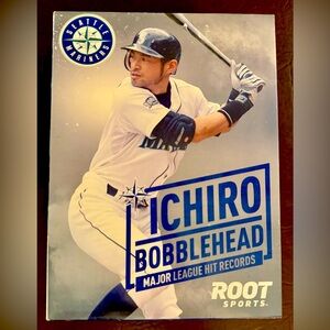 Ichiro Suzuki Double Bobblehead Major League Hit Record 3000 Marlins Mariners